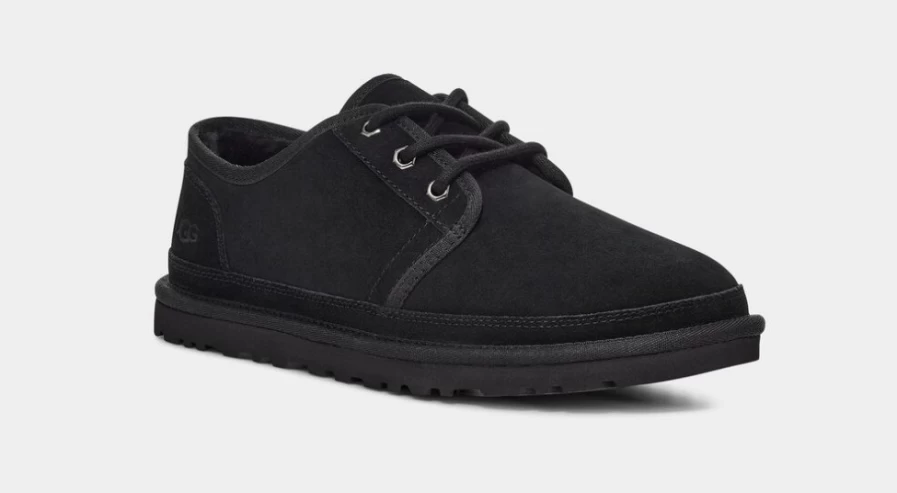 UGG Neumel Low Unisex Boots in Black - Comfortable & Stylish All-Gender Footwear